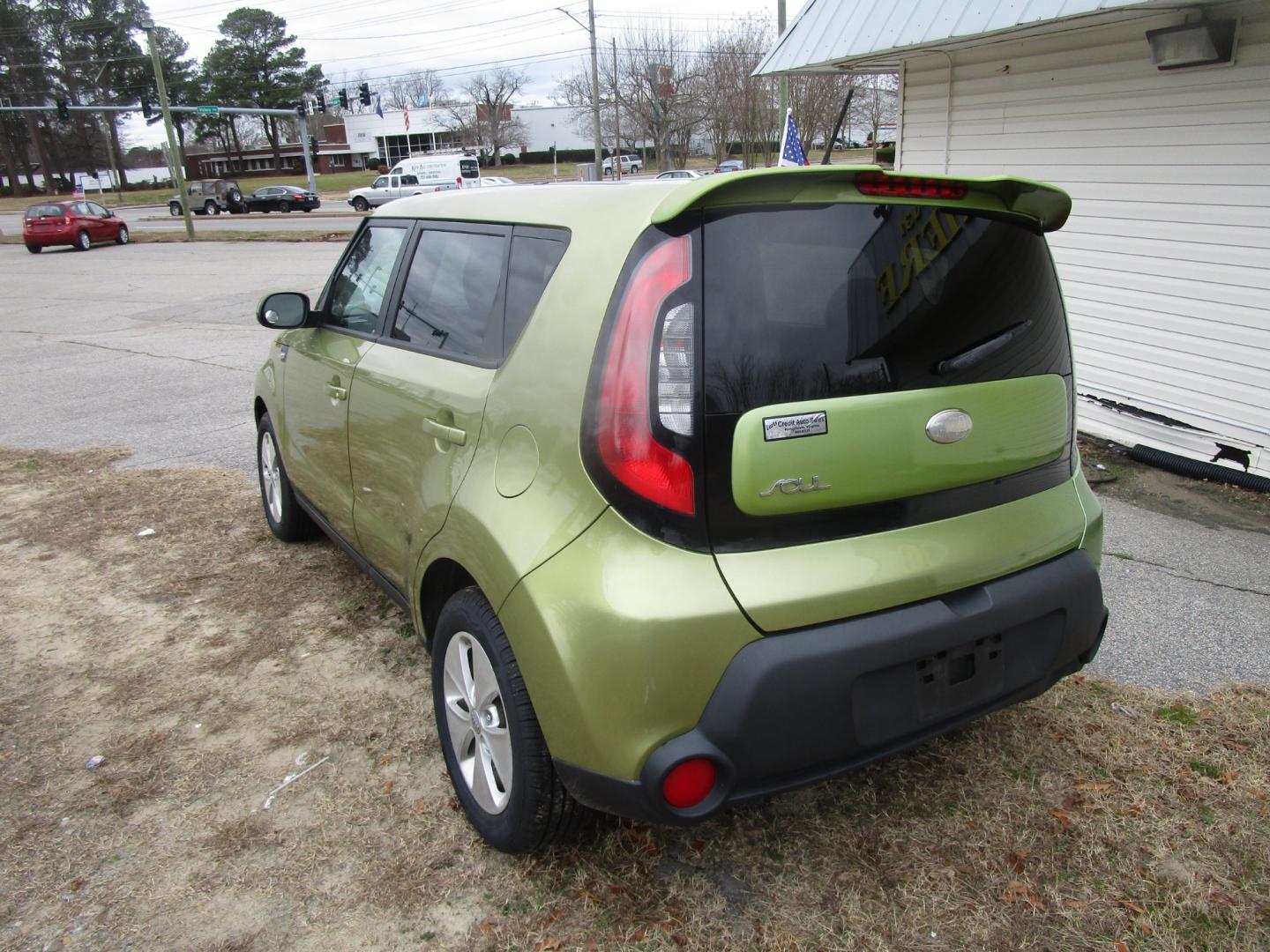 2014 Green Kia Soul (KNDJN2A25E7) , located at 2553 Airline Blvd, Portsmouth, VA, 23701, (757) 488-8331, 36.813889, -76.357597 - **VEHICLE TERMS*** Down Payment: $499 Weekly Payment: $100 APR: 23.9% Repayment Terms: 42 Months ***CALL ELIZABETH SMITH - DIRECTOR OF MARKETING @ 757-488-8331 TO SCHEDULE YOUR APPOINTMENT TODAY AND GET PRE-APPROVED RIGHT OVER THE PHONE*** - Photo#7